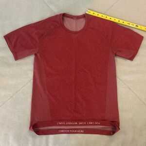 Lululemon Metal Vent Tech shirt sleeve